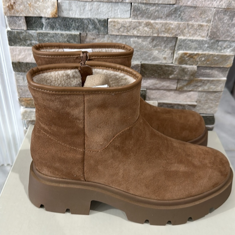 No Boundaries Women's Cozy Lug Sole Ankle Boots Size 9 - Picture 6 of 11